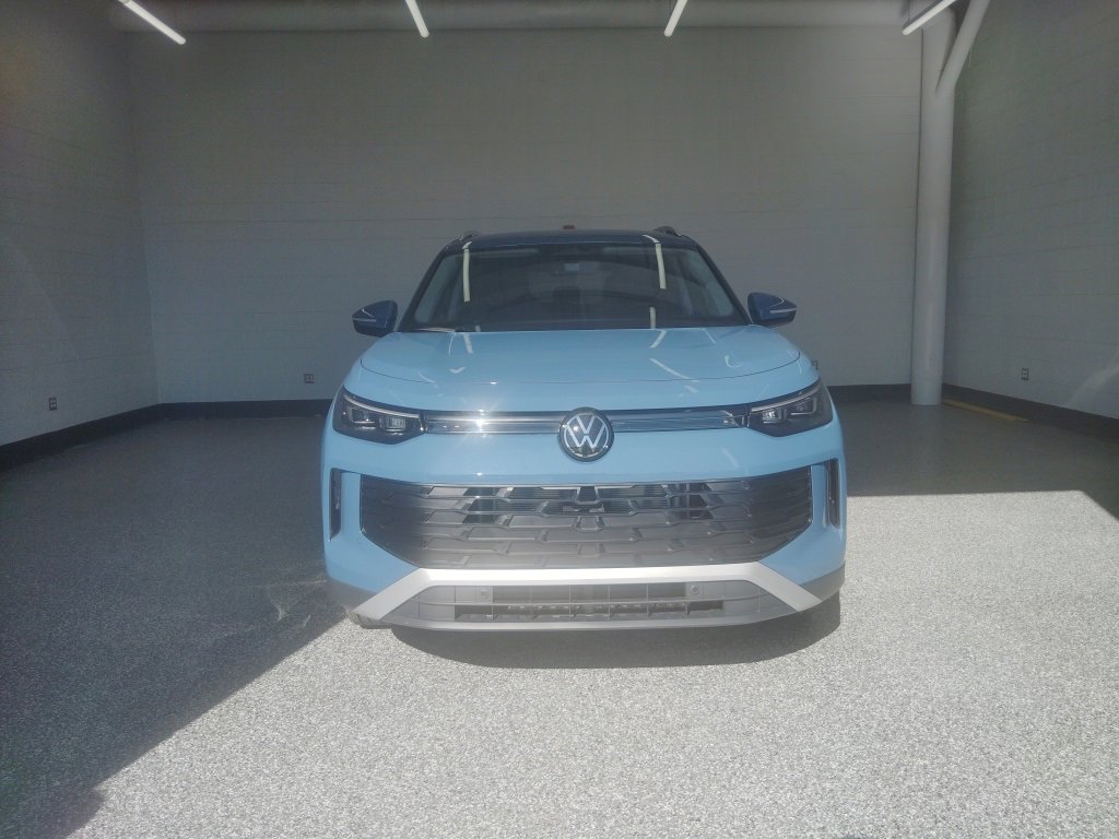 New 2026 Volkswagen Tiguan SE image 2