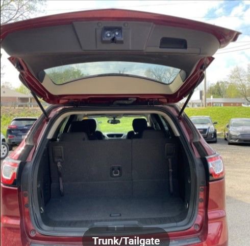 Used 2017 Chevrolet Traverse LT w/ Style and Technology Package image 18