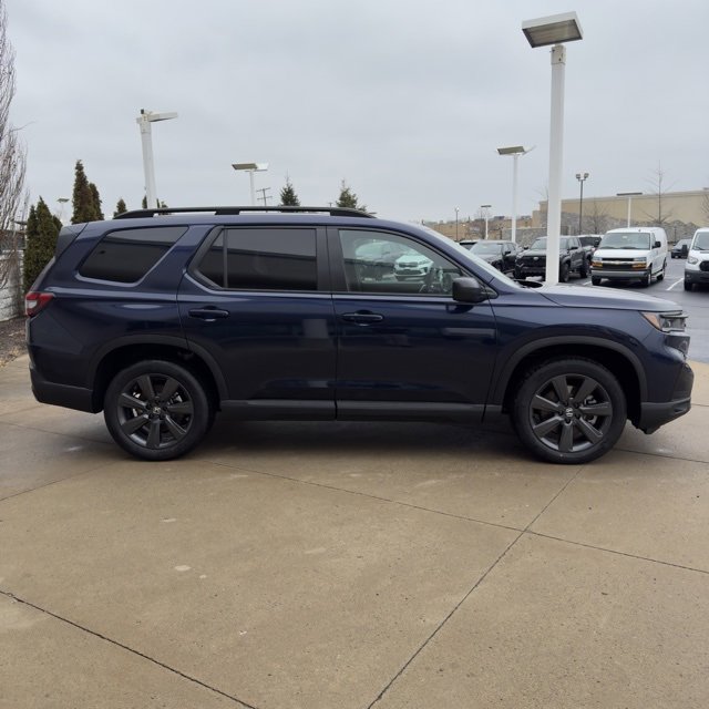 New 2025 Honda Pilot Sport image 2