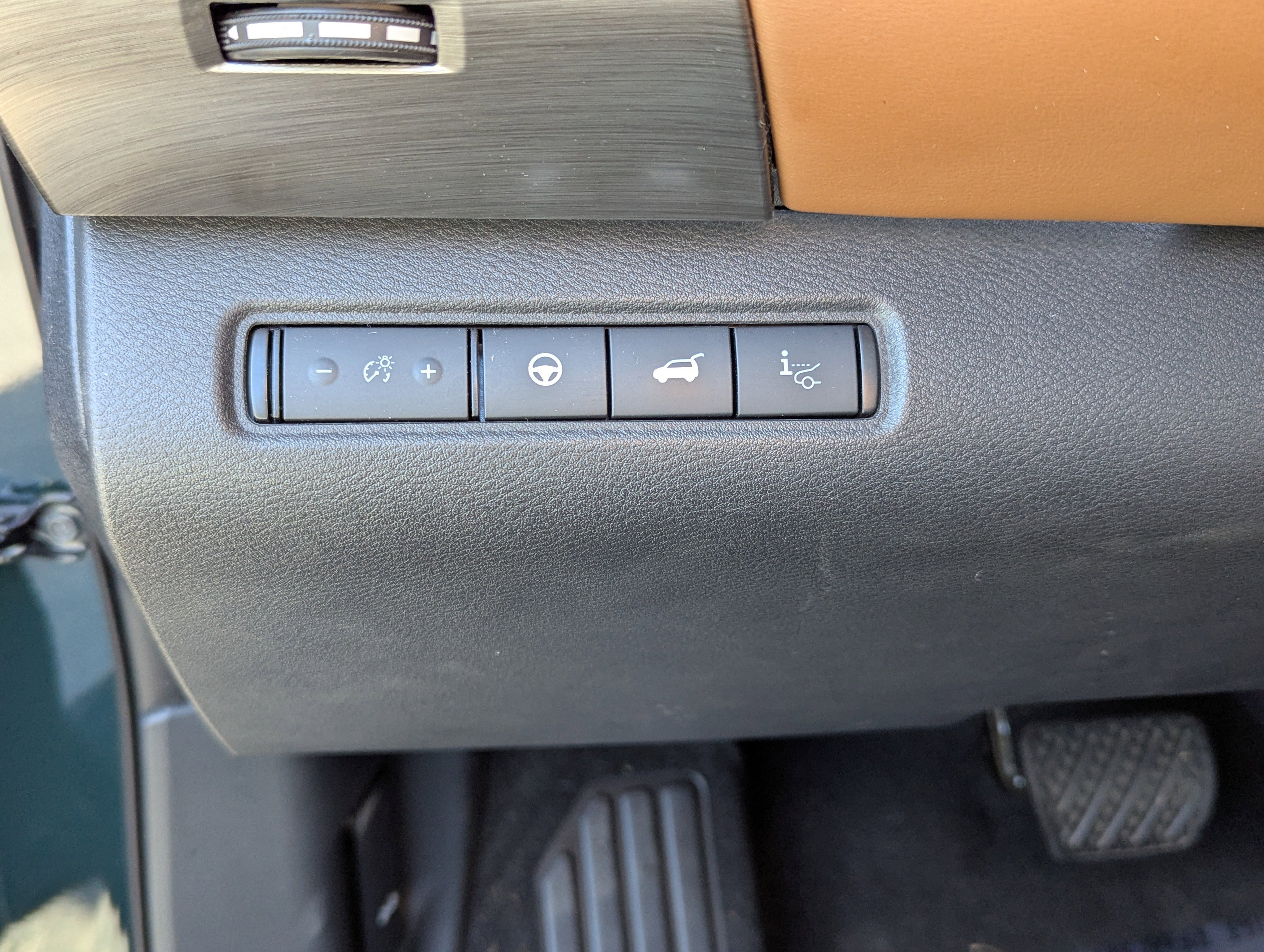 Used 2023 Nissan Pathfinder Platinum w/ Cargo Package image 20