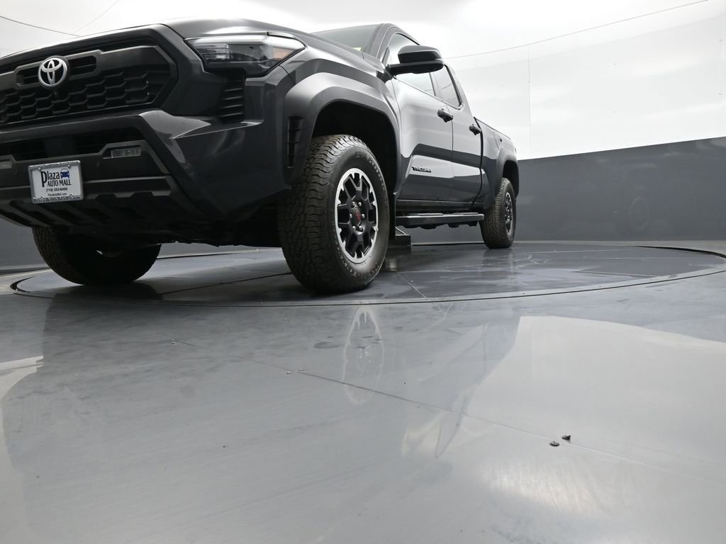 Certified 2024 Toyota Tacoma TRD Off-Road AWD/4WD image 25