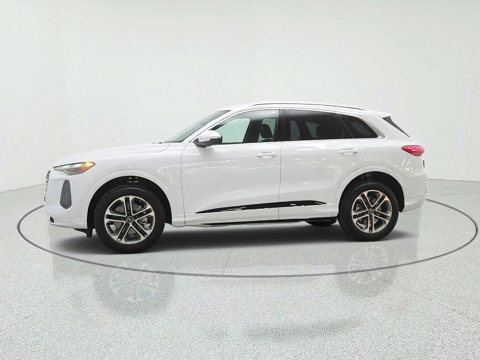 Used 2025 Audi Q5 Premium w/ Convenience Package AWD/4WD image 8