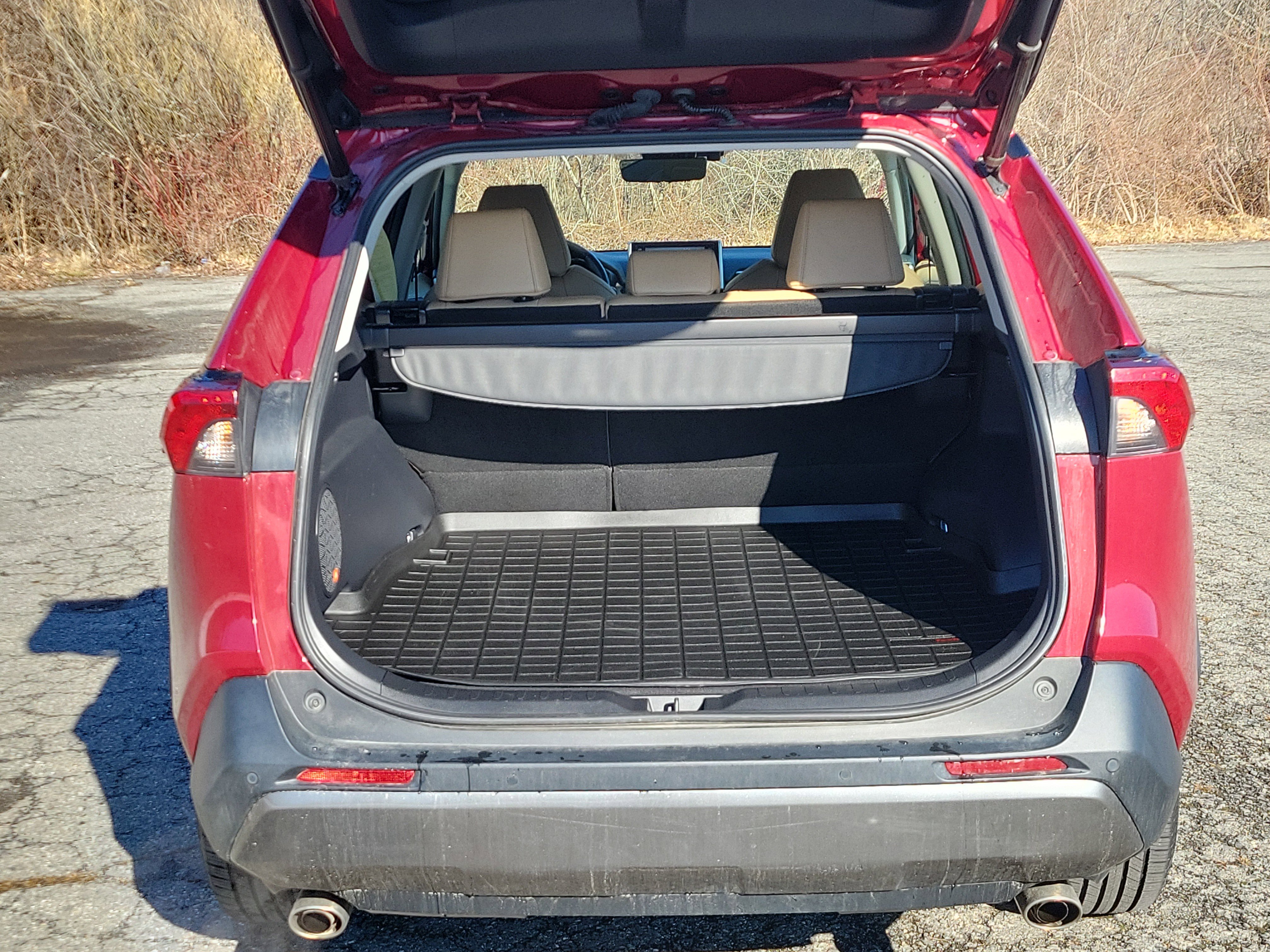 Used 2021 Toyota RAV4 Limited image 17