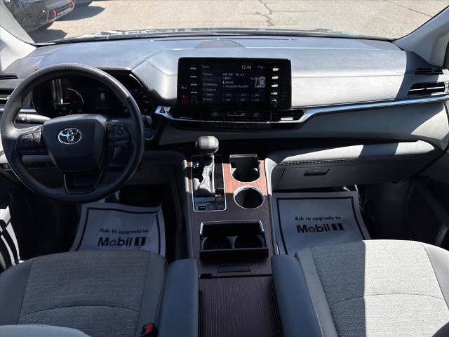 Used 2024 Toyota Sienna LE FWD image 10