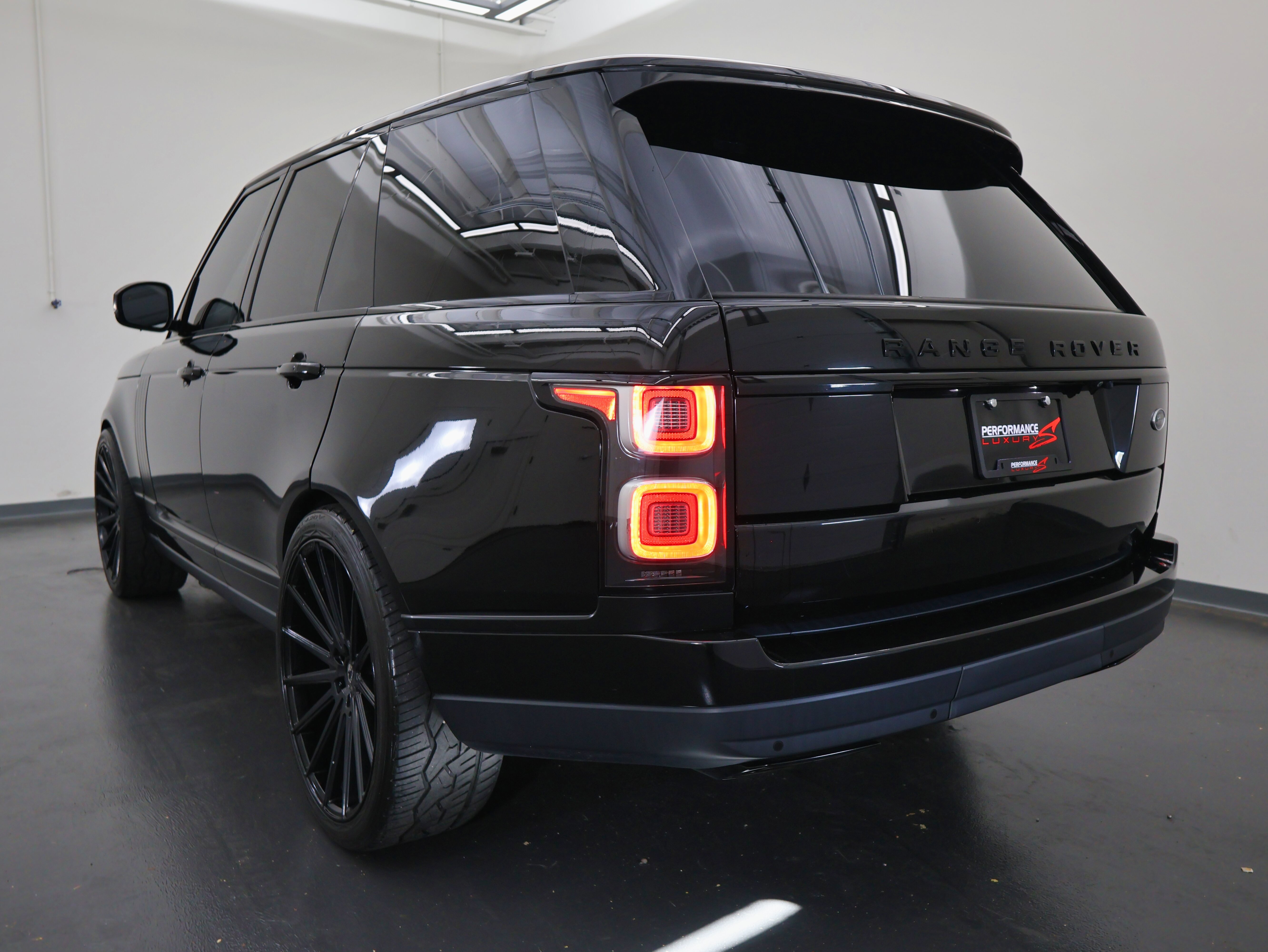 Used 2020 Land Rover Range Rover image 5