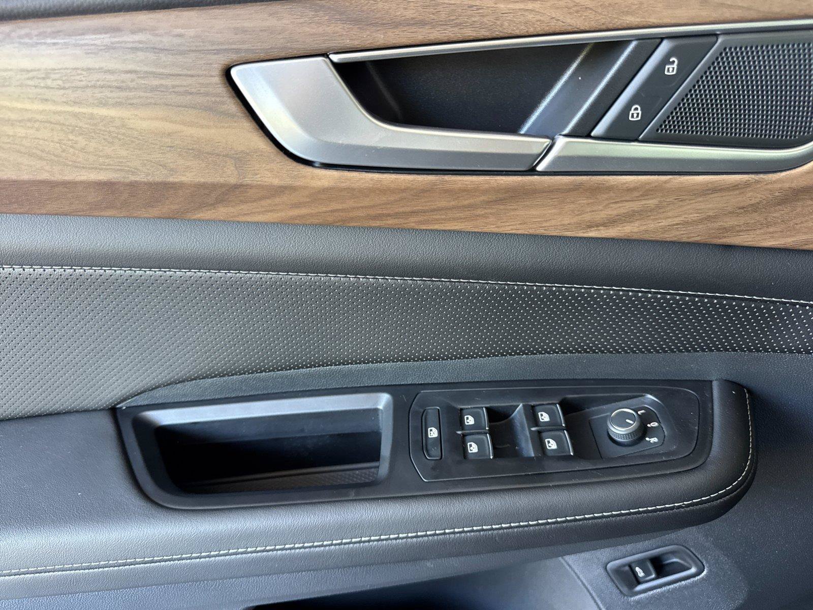 New 2026 Volkswagen Atlas SE AWD/4WD image 10