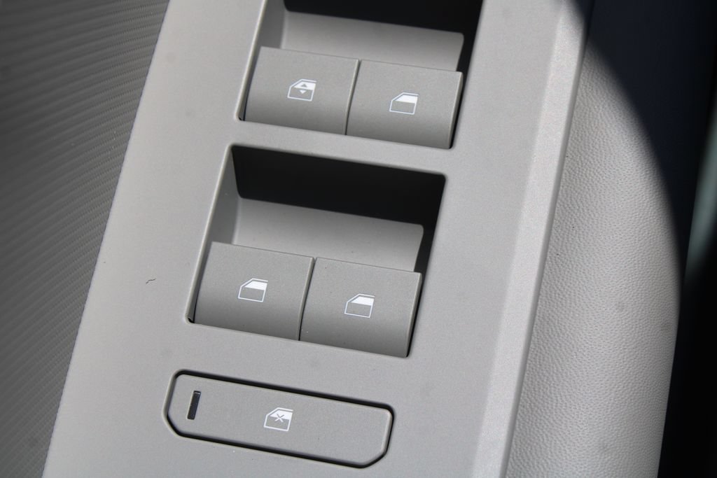 New 2027 Kia Seltos S FWD image 19