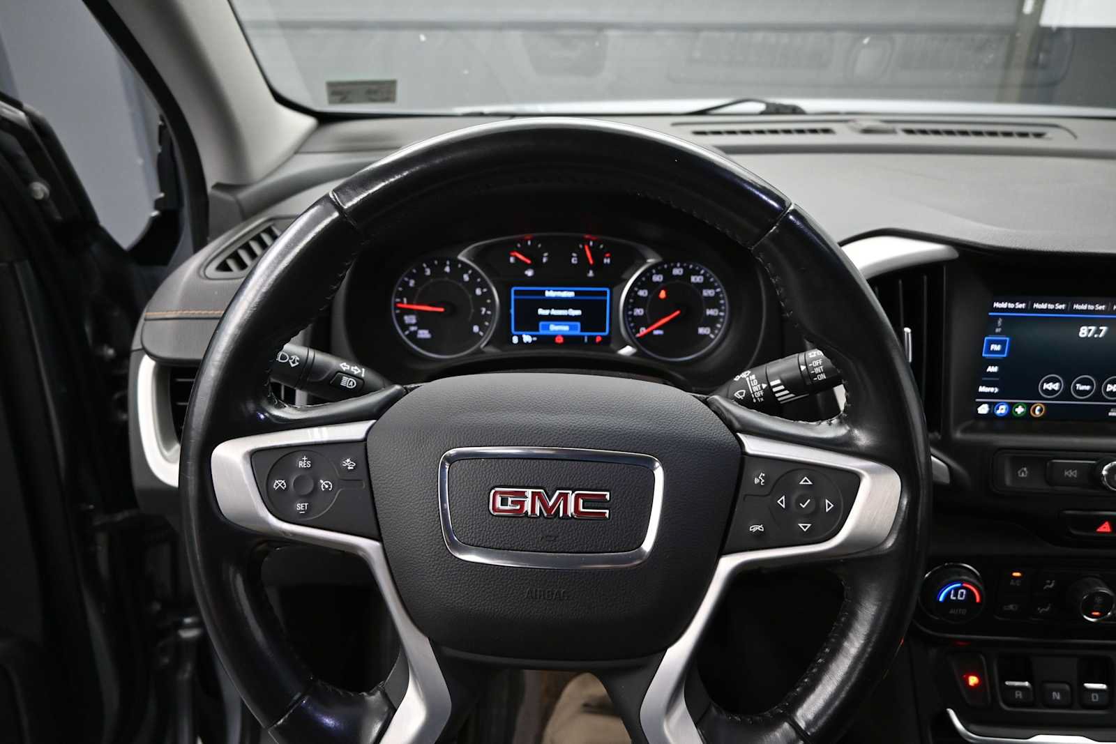 Used 2021 GMC Terrain SLE w/ Driver Convenience Package AWD/4WD image 12