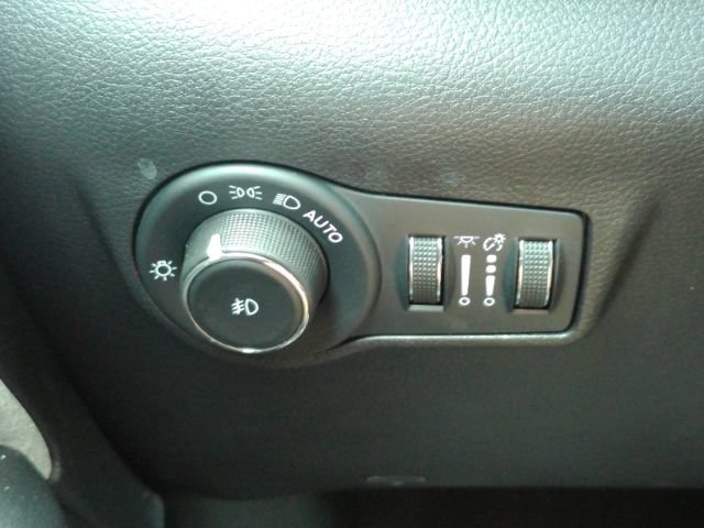 Used 2023 Jeep Compass Latitude AWD/4WD image 31