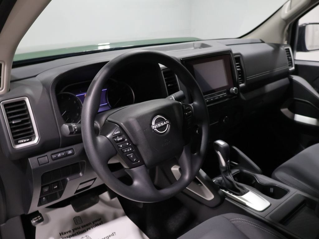 Used 2024 Nissan Frontier SV image 15