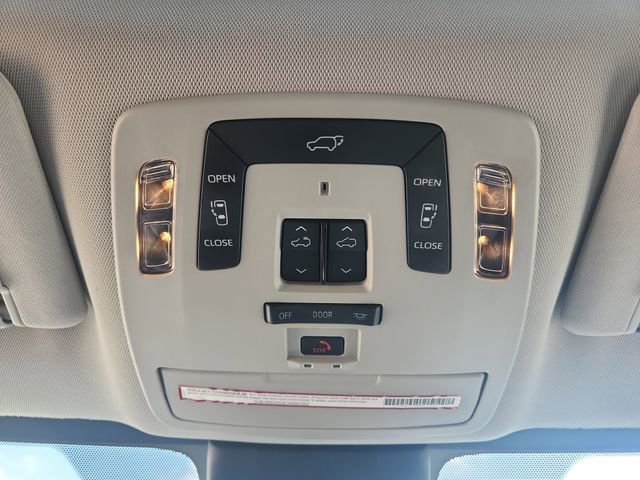 Used 2021 Toyota Sienna Limited FWD image 34