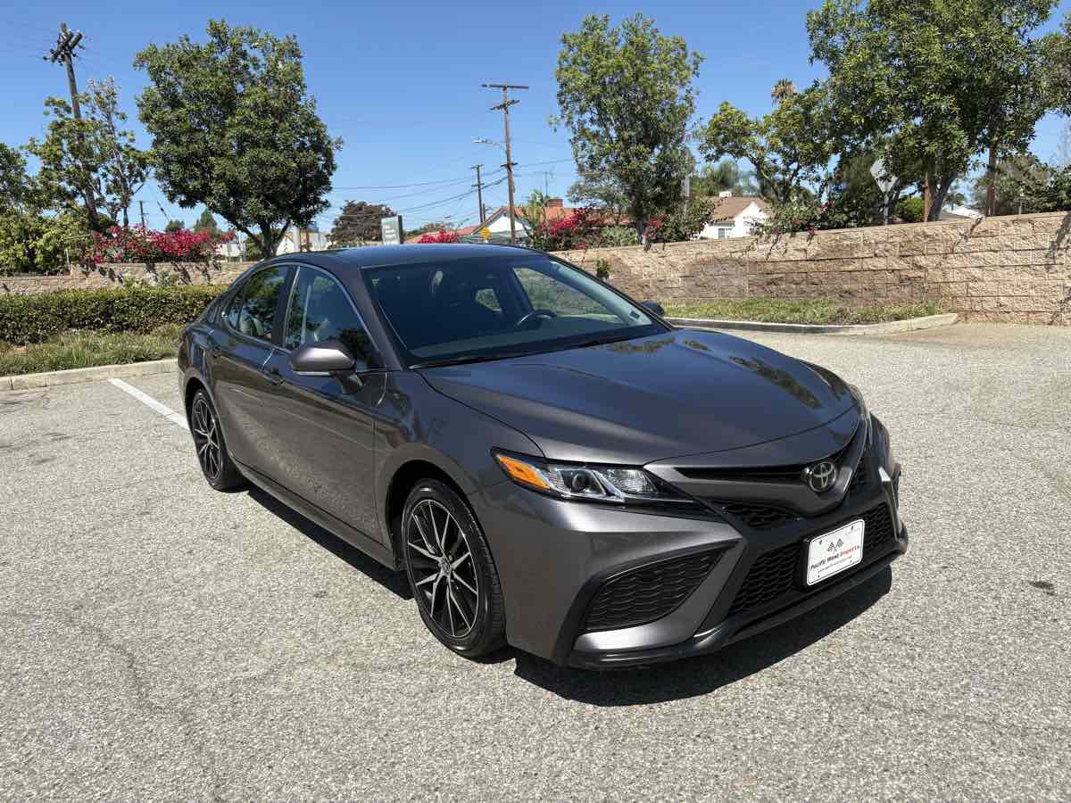 Used 2024 Toyota Camry SE image 35