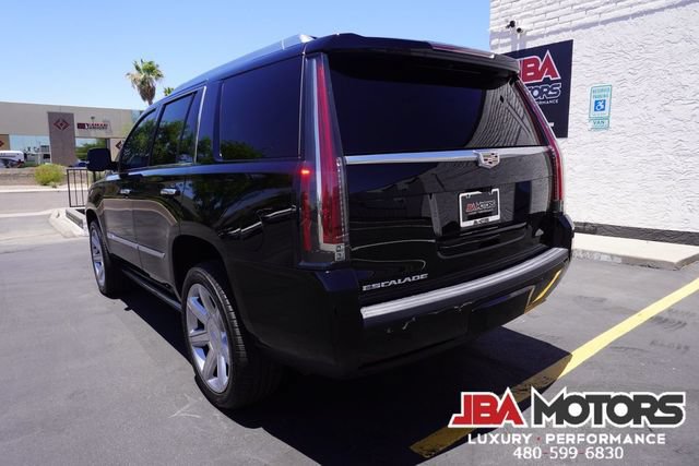 Used 2018 Cadillac Escalade Premium Luxury AWD/4WD image 52
