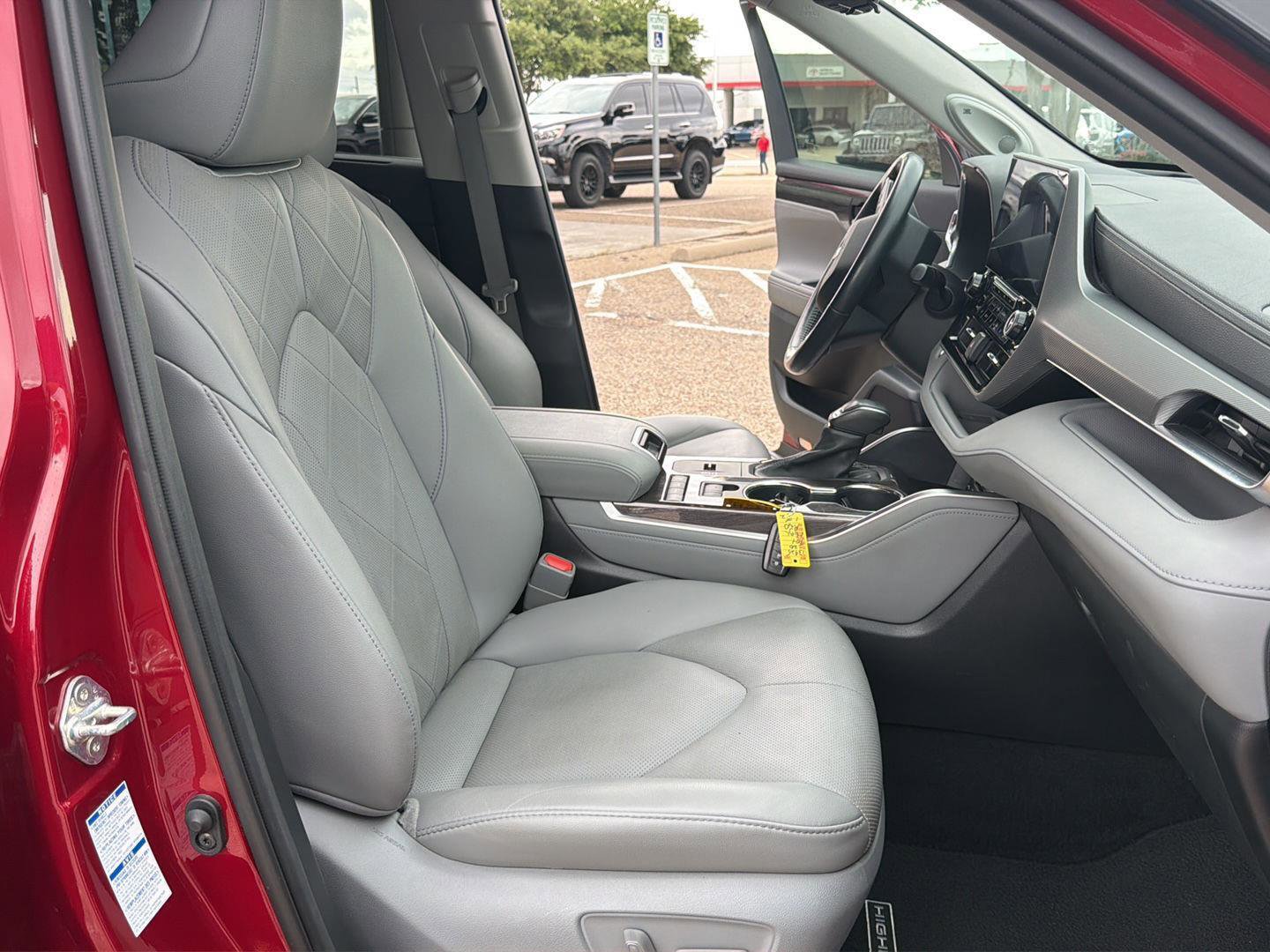 Used 2020 Toyota Highlander Platinum AWD/4WD image 20