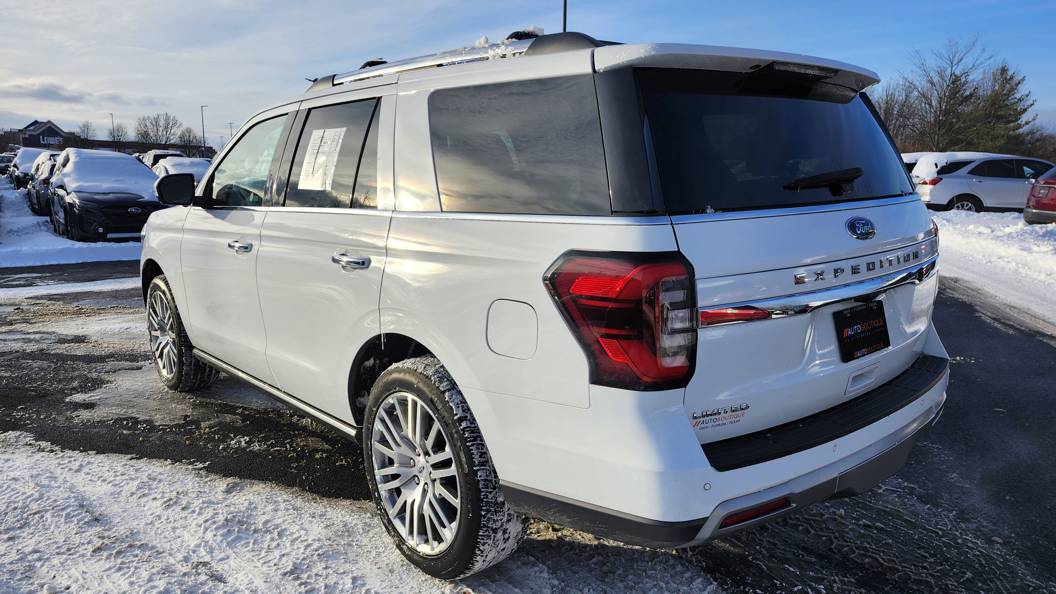 Used 2024 Ford Expedition Limited image 17