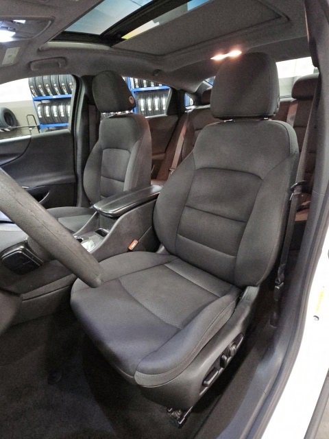 Used 2021 Chevrolet Malibu LT image 23