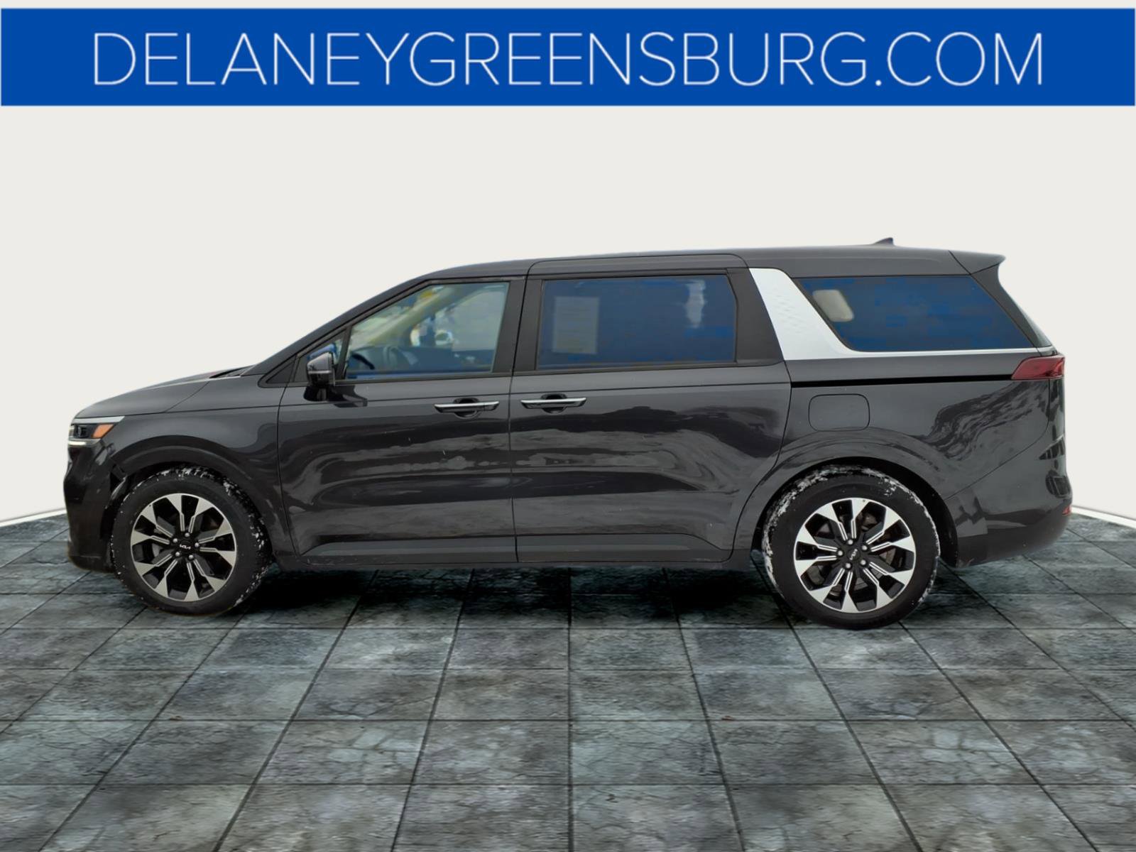 Used 2022 Kia Carnival EX image 6