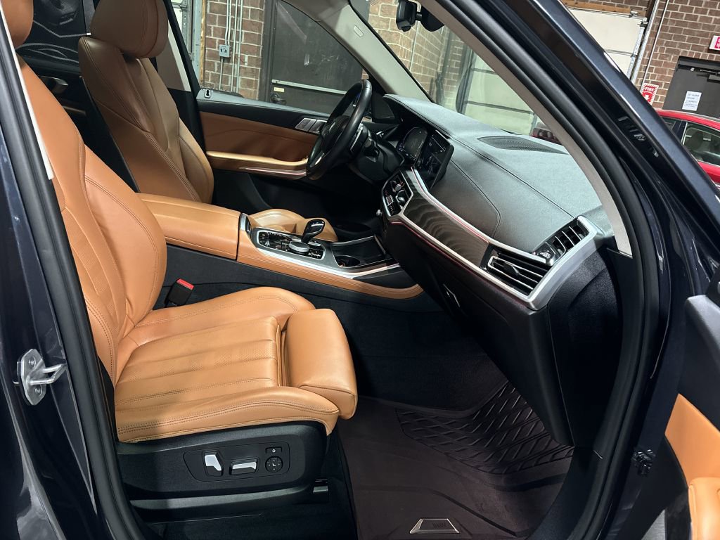 Used 2021 BMW X7 xDrive40i w/ Premium Package image 54