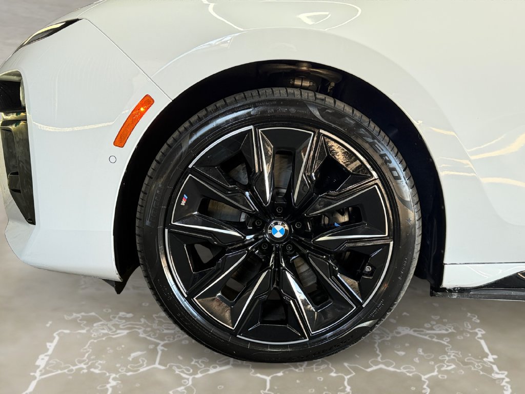 Used 2023 BMW i7 xDrive60 AWD/4WD image 14
