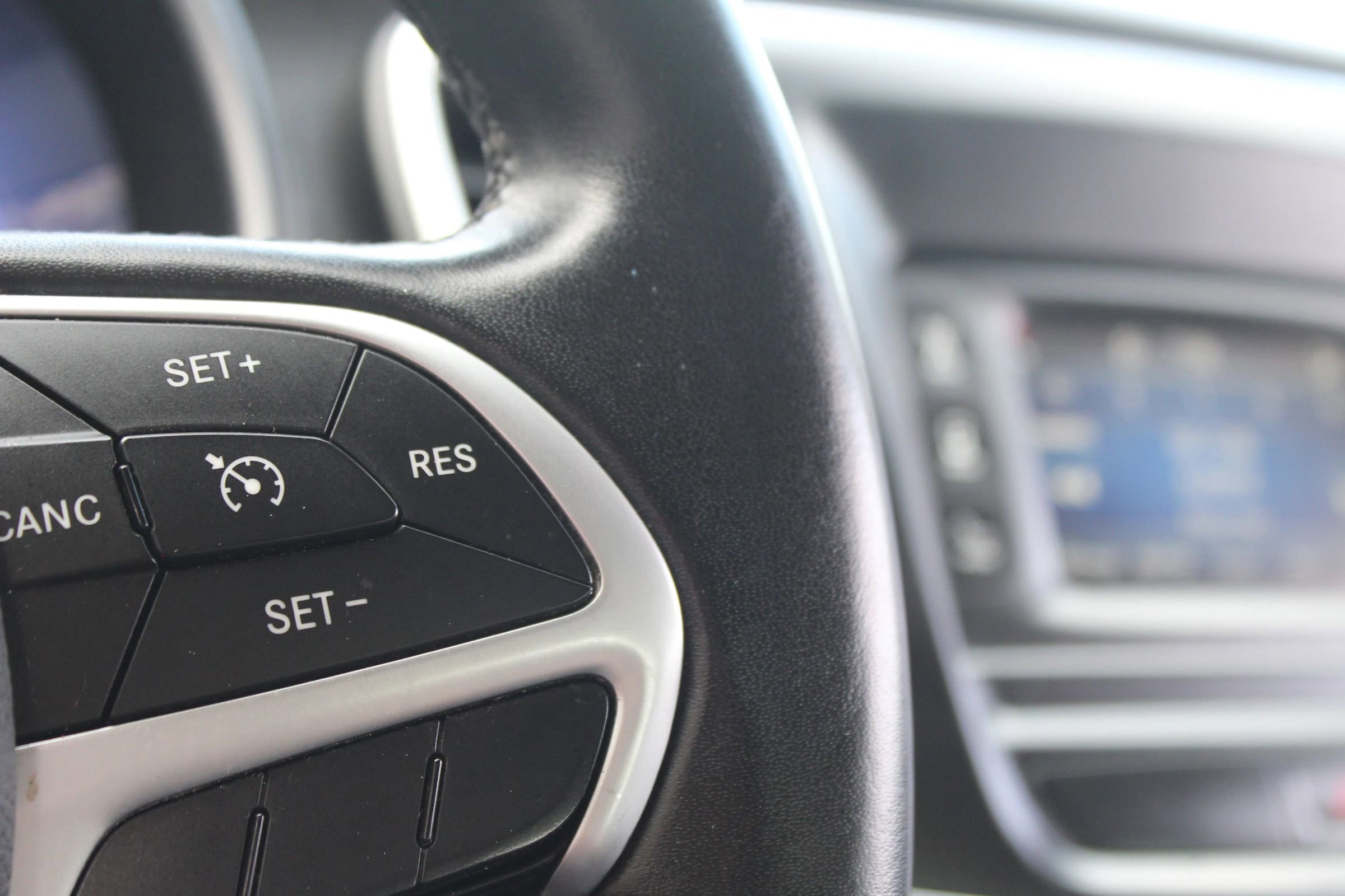 Used 2015 Chrysler 200 Limited w/ Convenience Group image 26