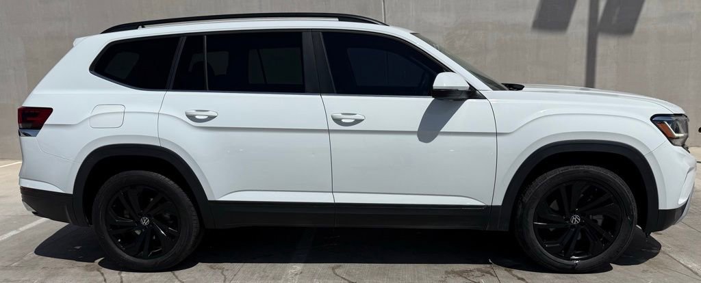 Used 2023 Volkswagen Atlas SE image 3