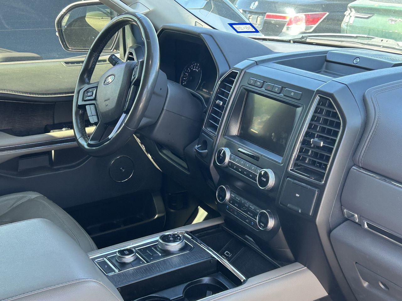 Used 2019 Ford Expedition Limited w/ Driver Assistance Package AWD/4WD image 9