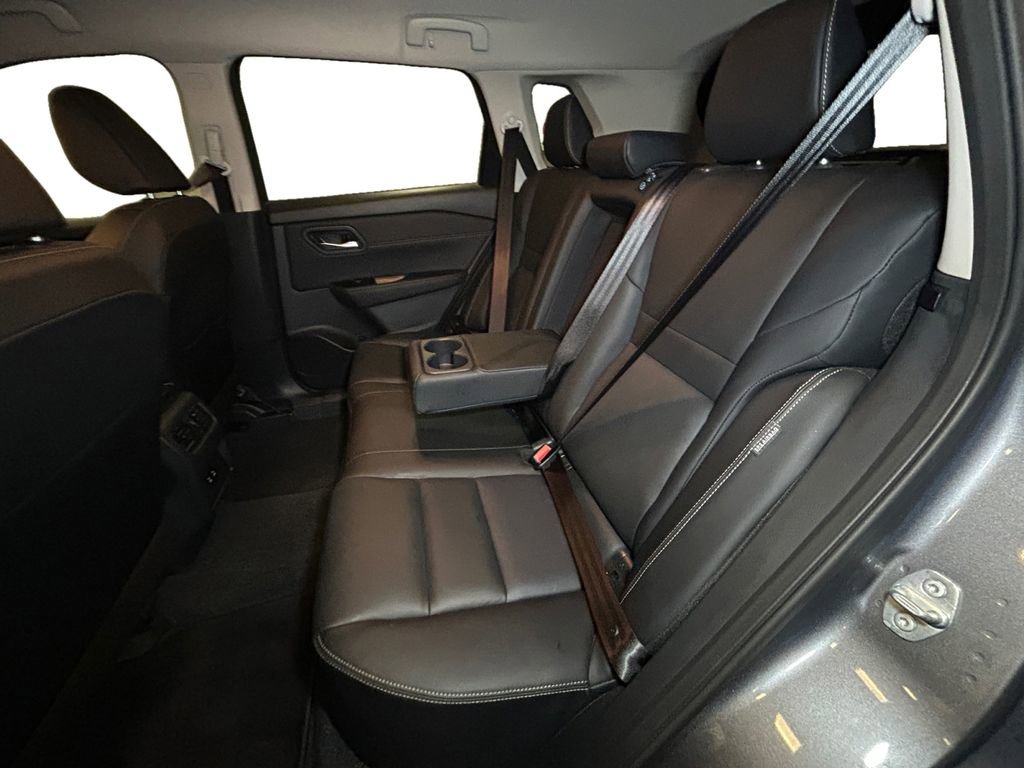 Used 2026 Nissan Rogue SL image 14