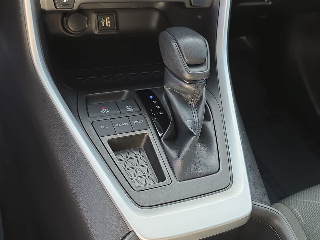 Used 2023 Toyota RAV4 XLE FWD image 25