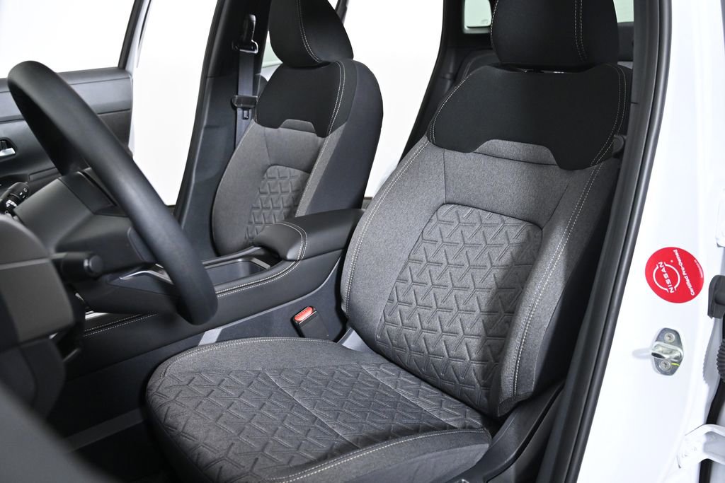 Used 2025 Nissan Kicks SV w/ SV Premium Package image 22