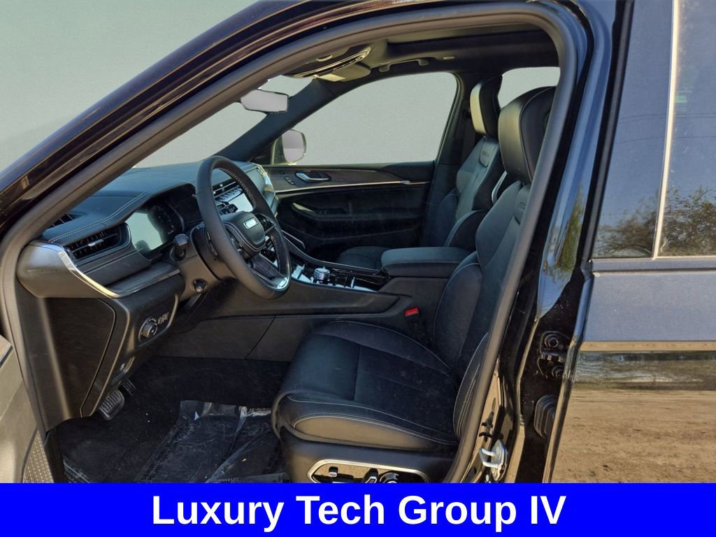 New 2025 Jeep Grand Cherokee L Overland w/ Luxury Tech Group IV AWD/4WD image 12