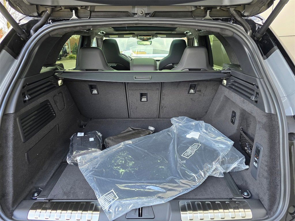 New 2025 Land Rover Range Rover Sport SV Edition Two image 28