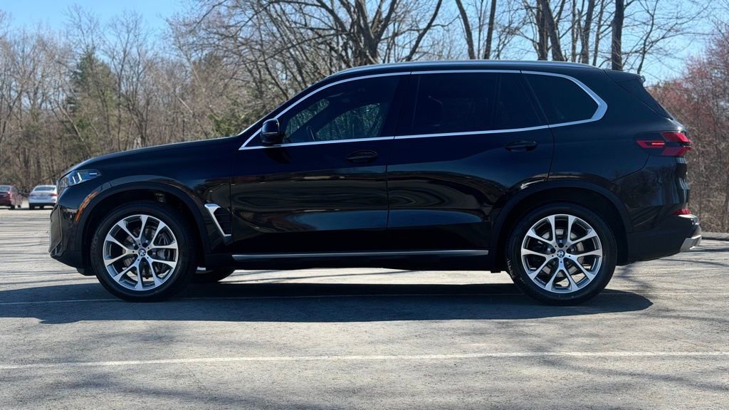 Certified 2024 BMW X5 xDrive40i w/ Premium Package image 3