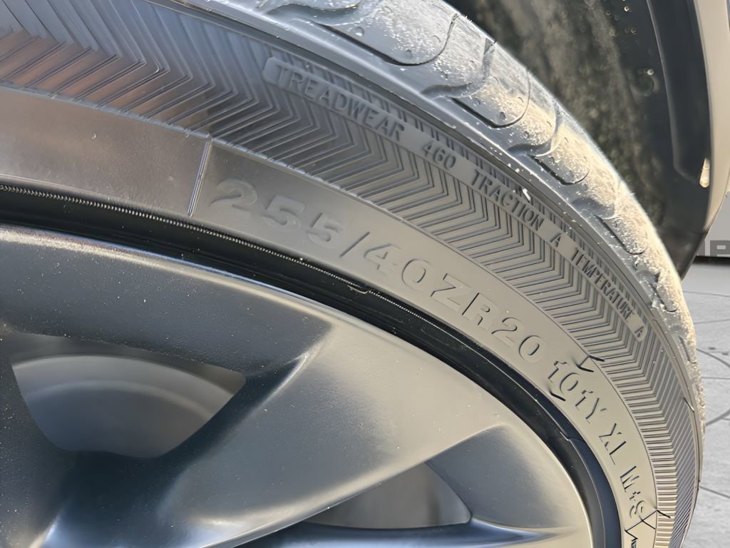 Used 2021 Tesla Model Y Long Range image 31