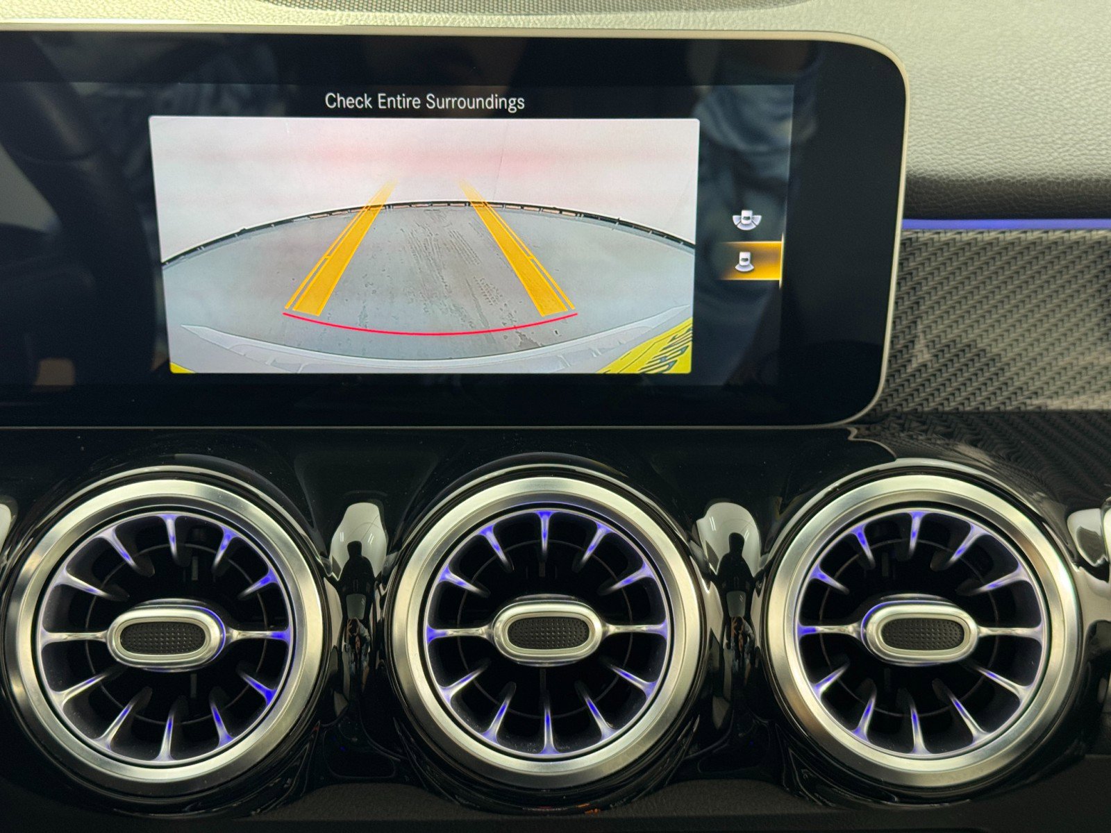 Used 2021 Mercedes-Benz GLB 35 AMG 4MATIC image 30