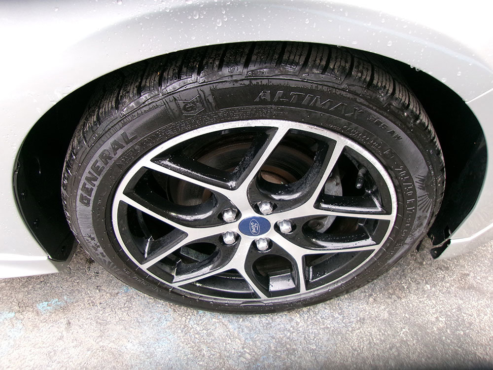 Used 2016 Ford Focus SE w/ SE Sport Package FWD image 7