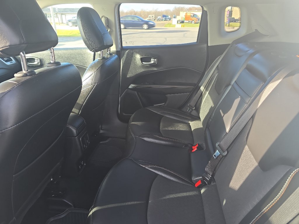 Used 2019 Jeep Compass Latitude w/ Safety & Security Group AWD/4WD image 11