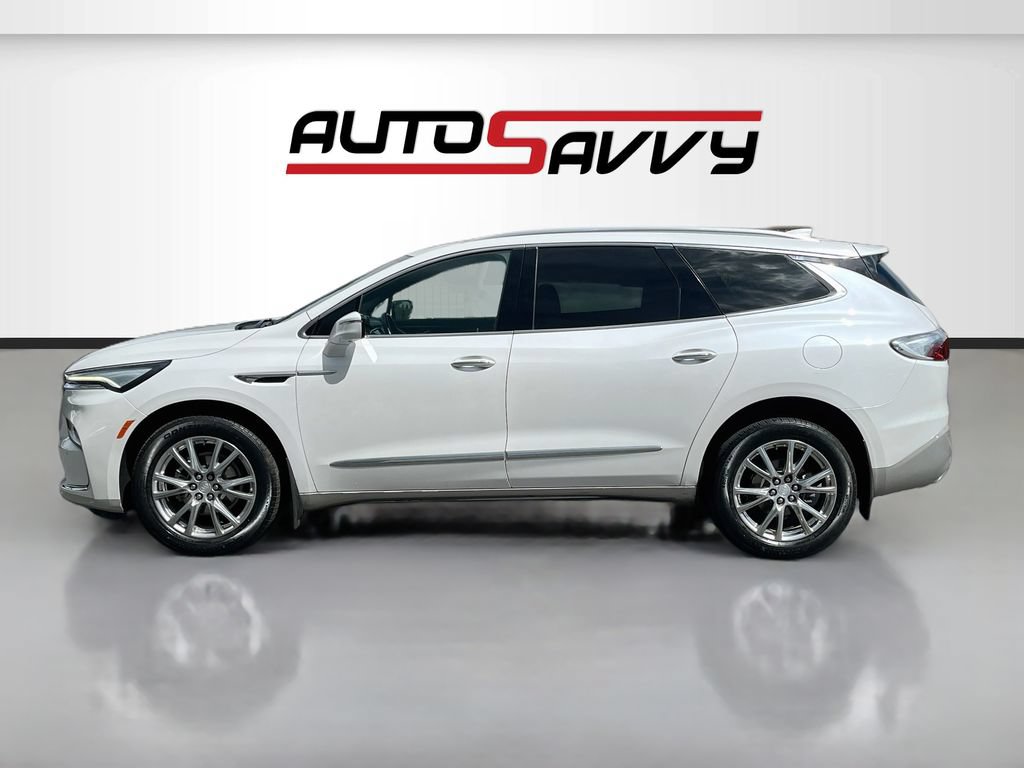 Used 2022 Buick Enclave Premium w/ Surround and Sites Package AWD/4WD image 4