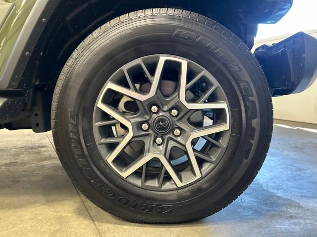 Used 2024 Jeep Wrangler Unlimited Sahara AWD/4WD image 11
