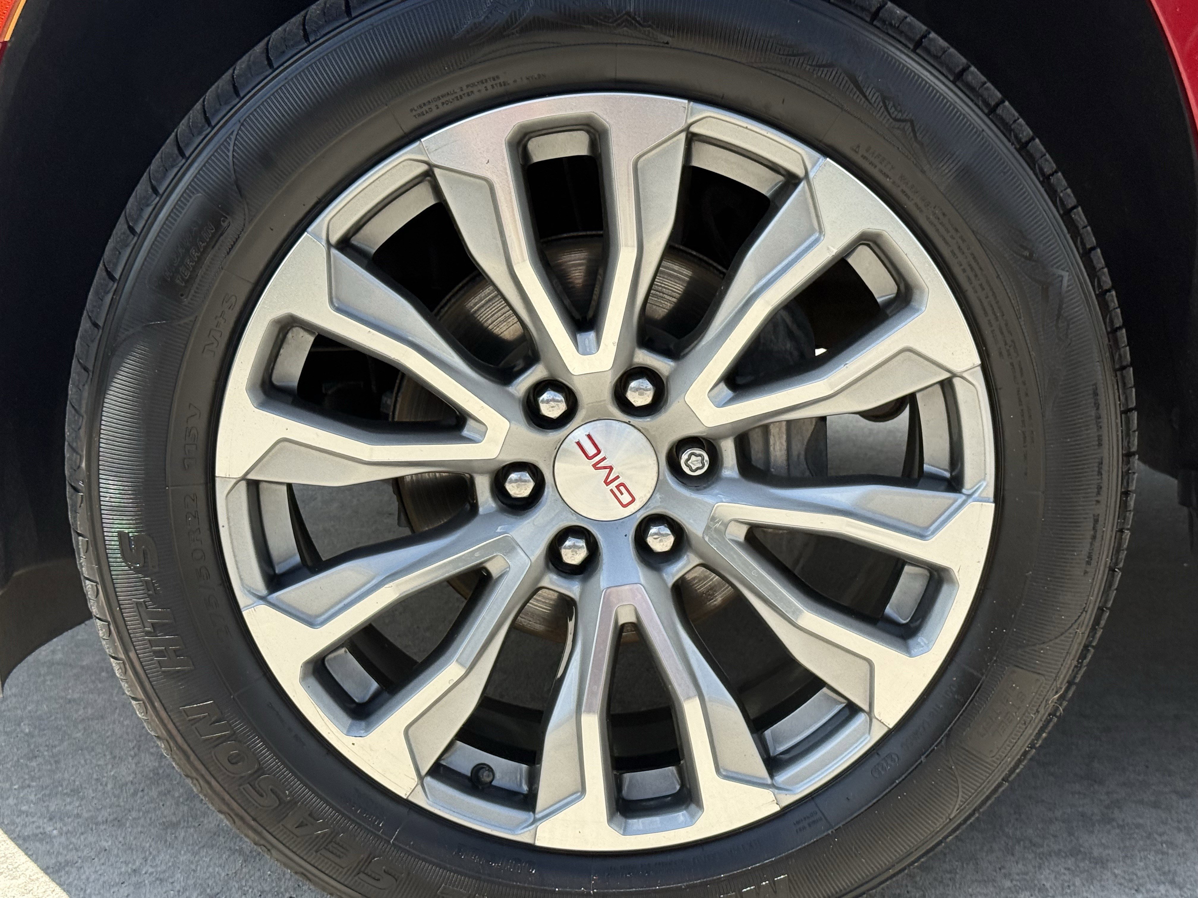 Used 2021 GMC Yukon Denali image 12