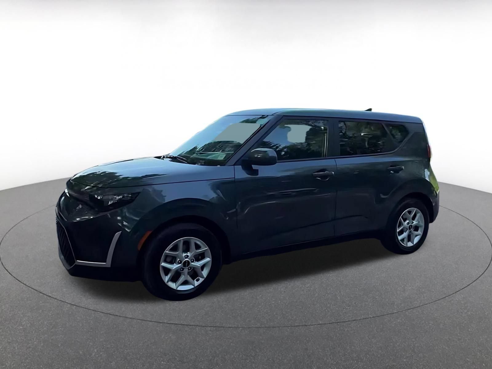 Used 2025 Kia Soul LX w/ LX Technology Package FWD image 8