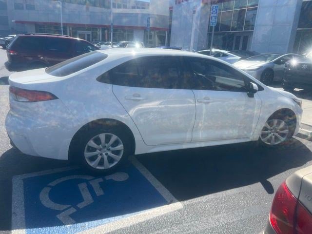 Certified 2023 Toyota Corolla LE FWD image 3