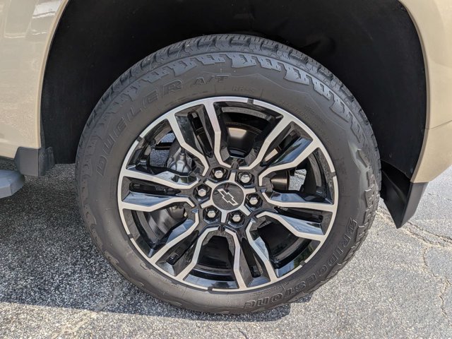 Certified 2024 Chevrolet Colorado Z71 w/ LPO, Dark Essentials Package AWD/4WD image 14
