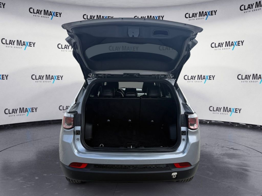 Used 2024 Jeep Compass Limited image 16