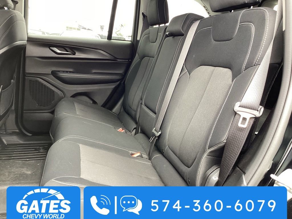 Used 2023 Jeep Grand Cherokee Laredo w/ Trailer Tow Prep Group (B) AWD/4WD image 14