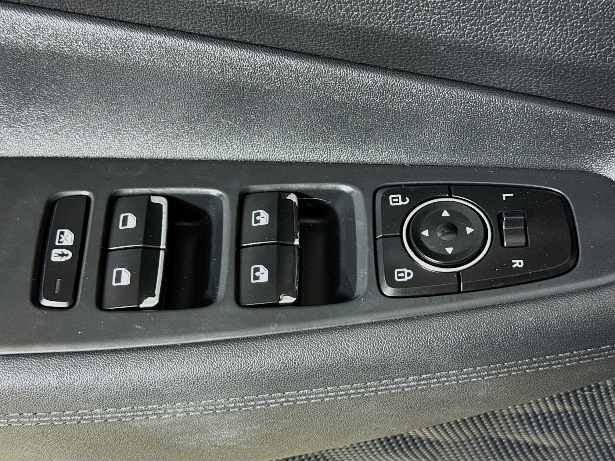 Used 2021 Hyundai Santa Fe SEL w/ Convenience Package image 24