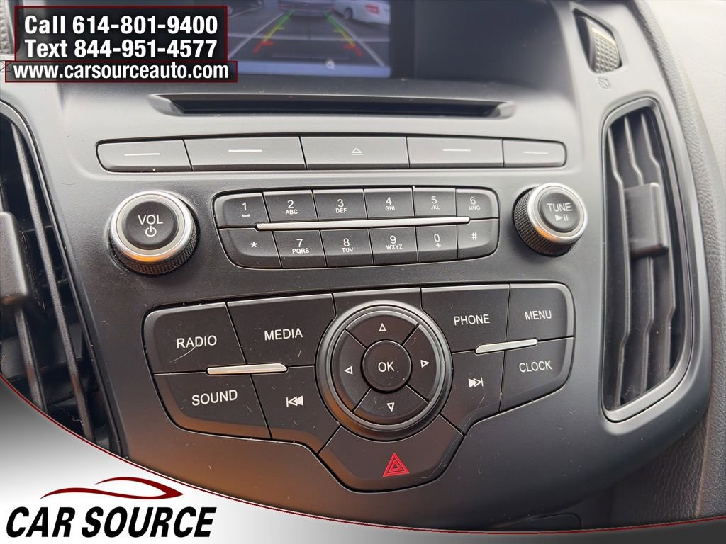 Used 2015 Ford Focus SE w/ SE Sport Package image 18