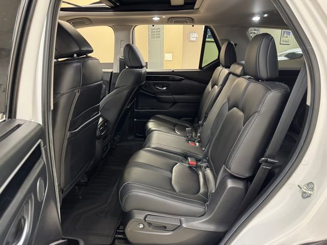 Used 2024 Honda Pilot Touring image 22