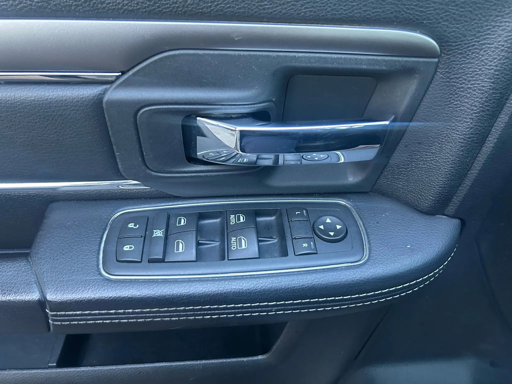 Used 2016 RAM 1500 Sport image 16