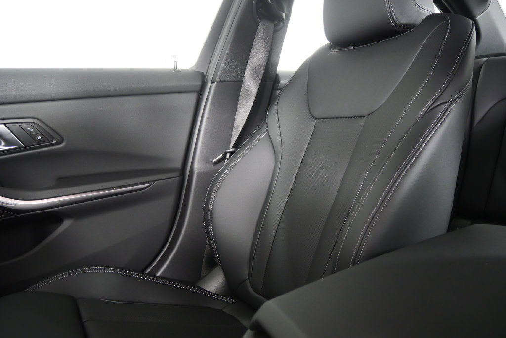 New 2026 BMW 330i Sedan w/ Premium Package RWD image 20