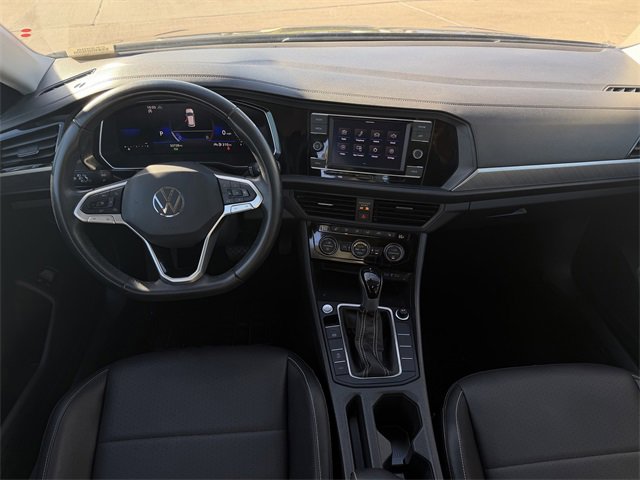 Used 2024 Volkswagen Jetta SE image 9
